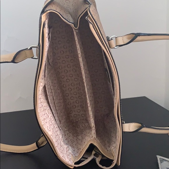 Brand New Guess Logo Handbag with Crossbody Strap - Picture 5 of 6